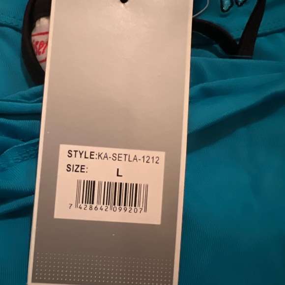 ❤️ Kaiser size large teal workout set with black trim - Picture 5 of 6